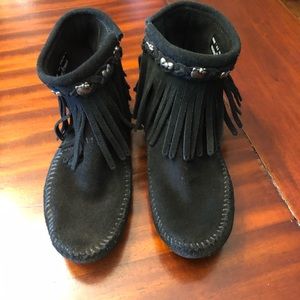 MinneTonka Hello Kitty Edition Ankle Boots